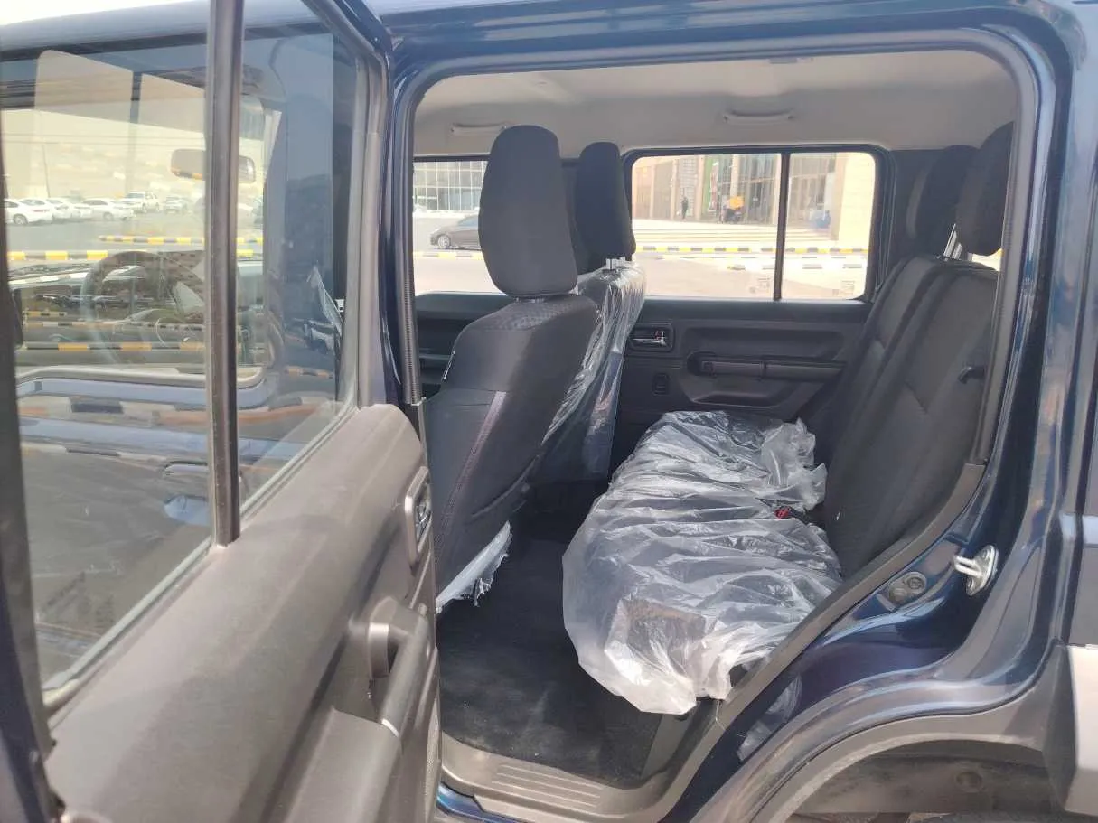 Car image 15