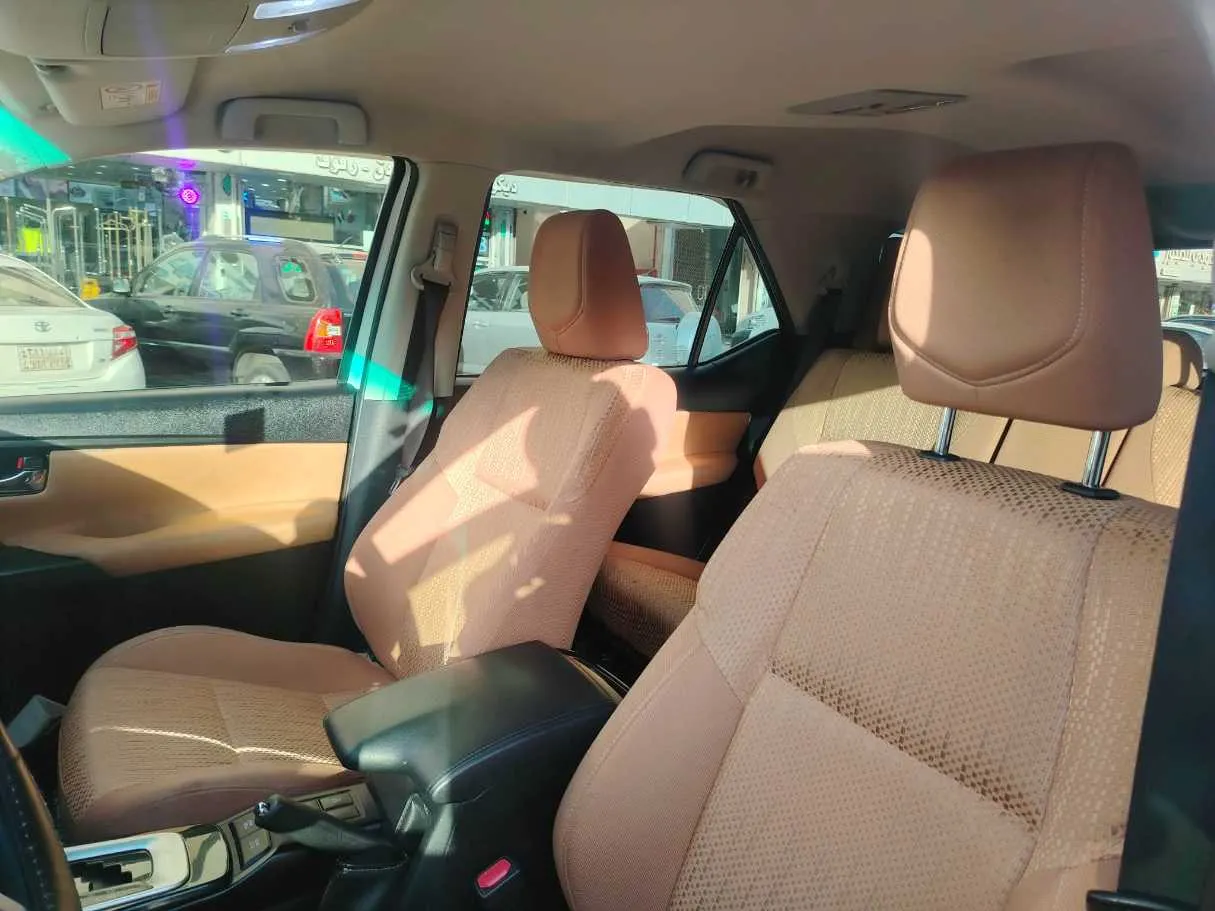 Car image 16