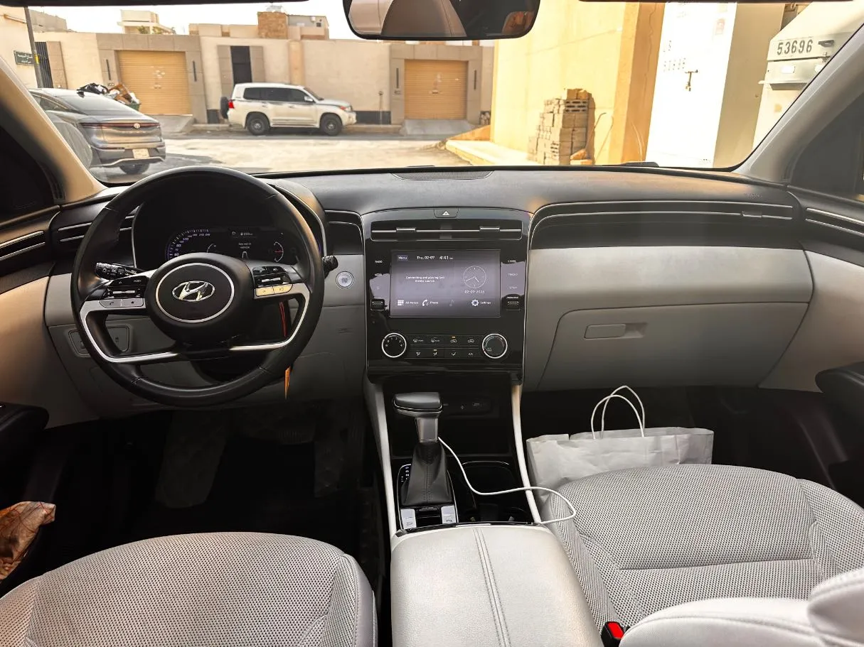 Car image 18