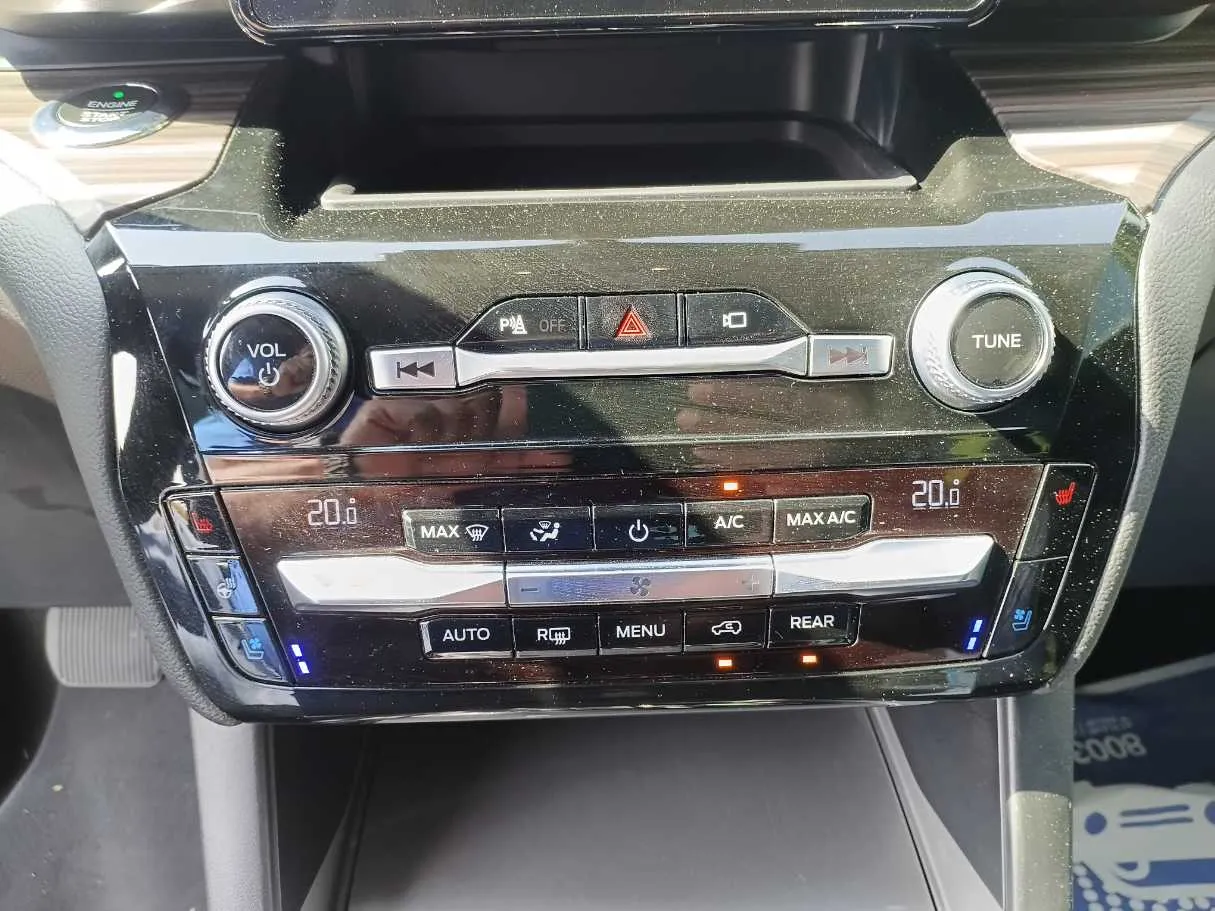 Car image 23