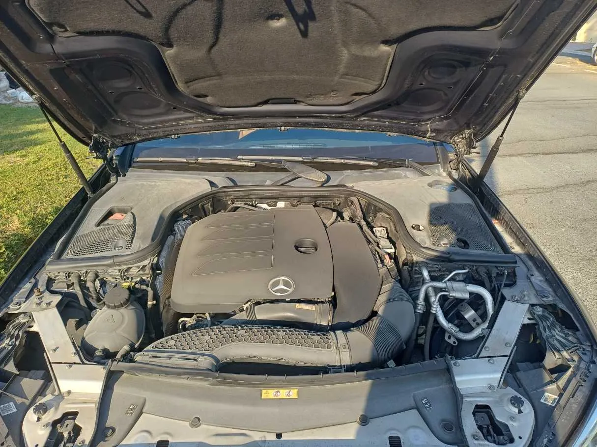 Car image 25