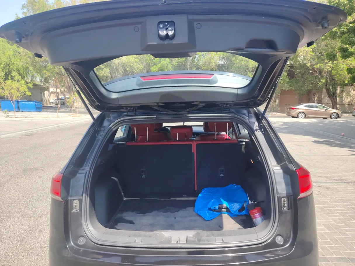 Car image 23