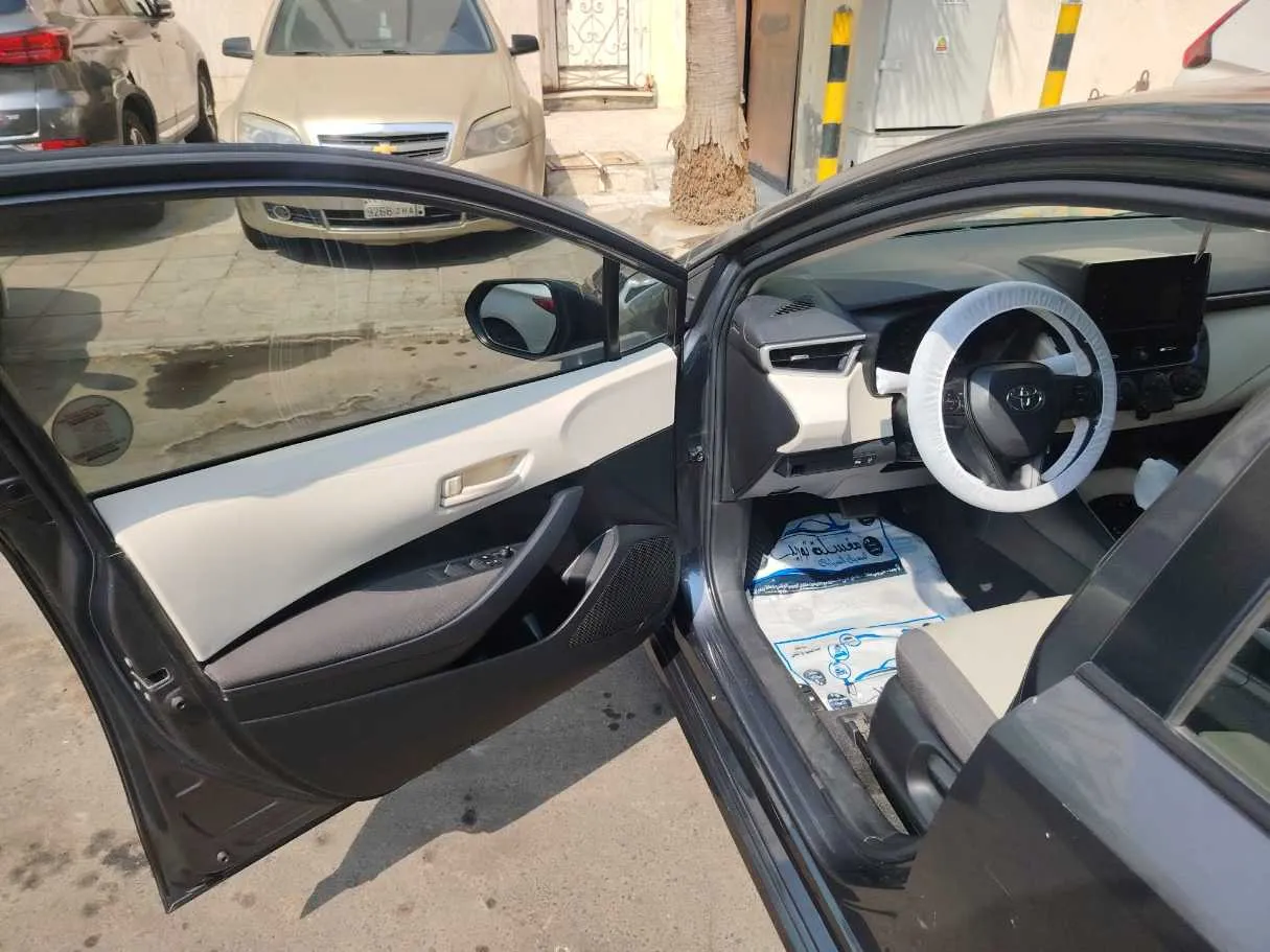Car image 11
