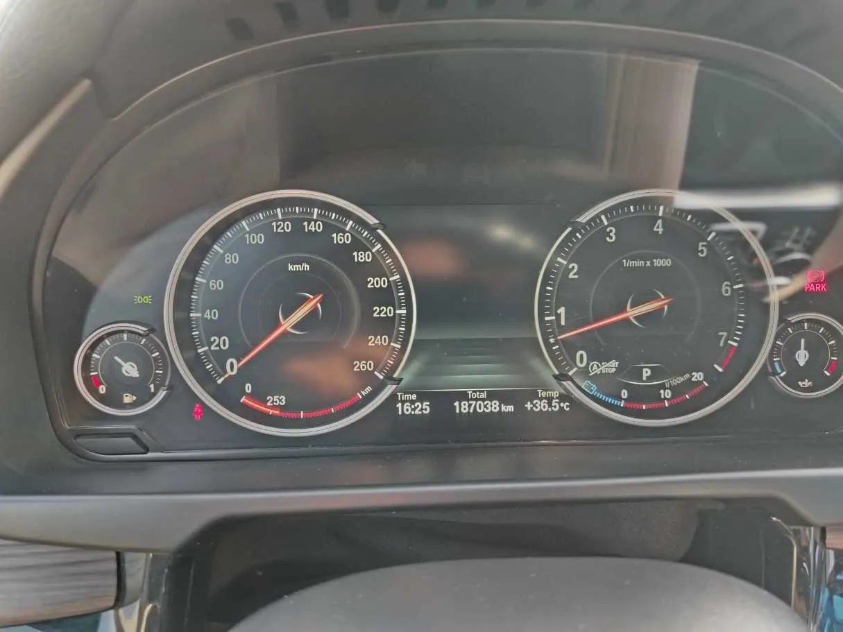 Car image 31