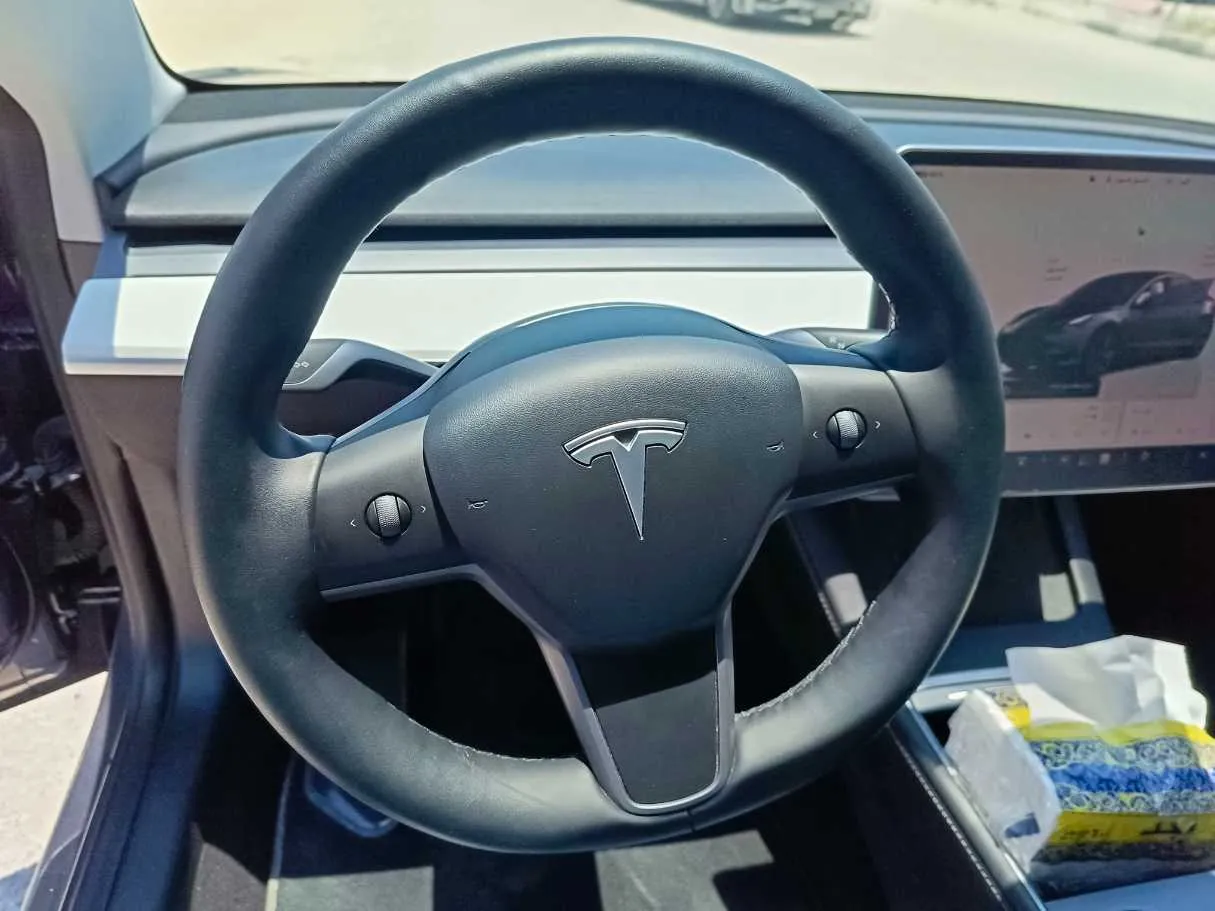 Car image 23
