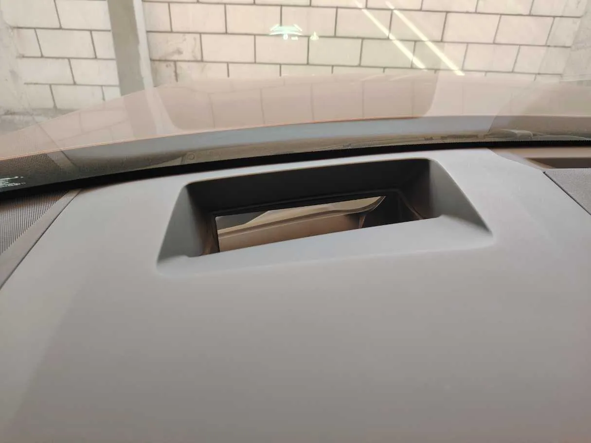 Car image 29