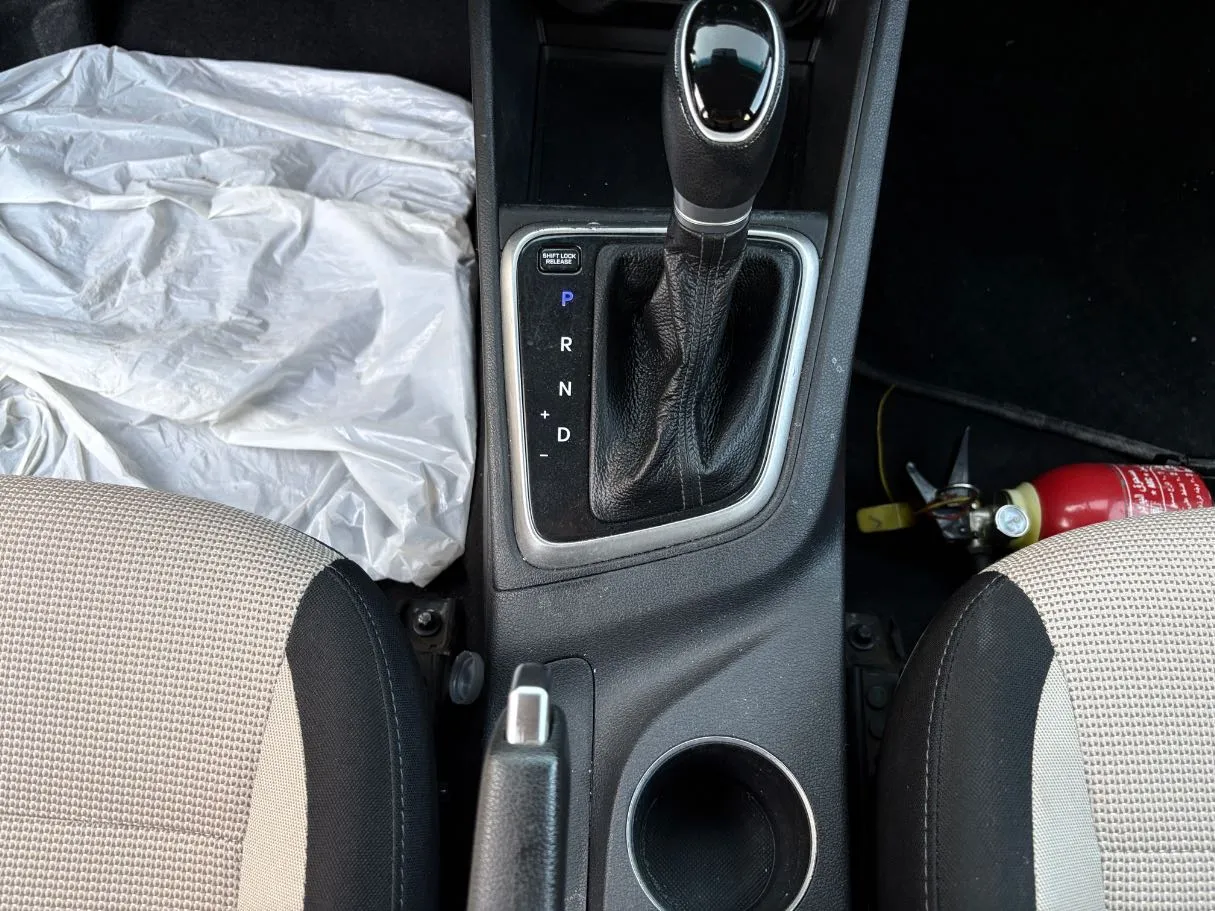 Car image 19