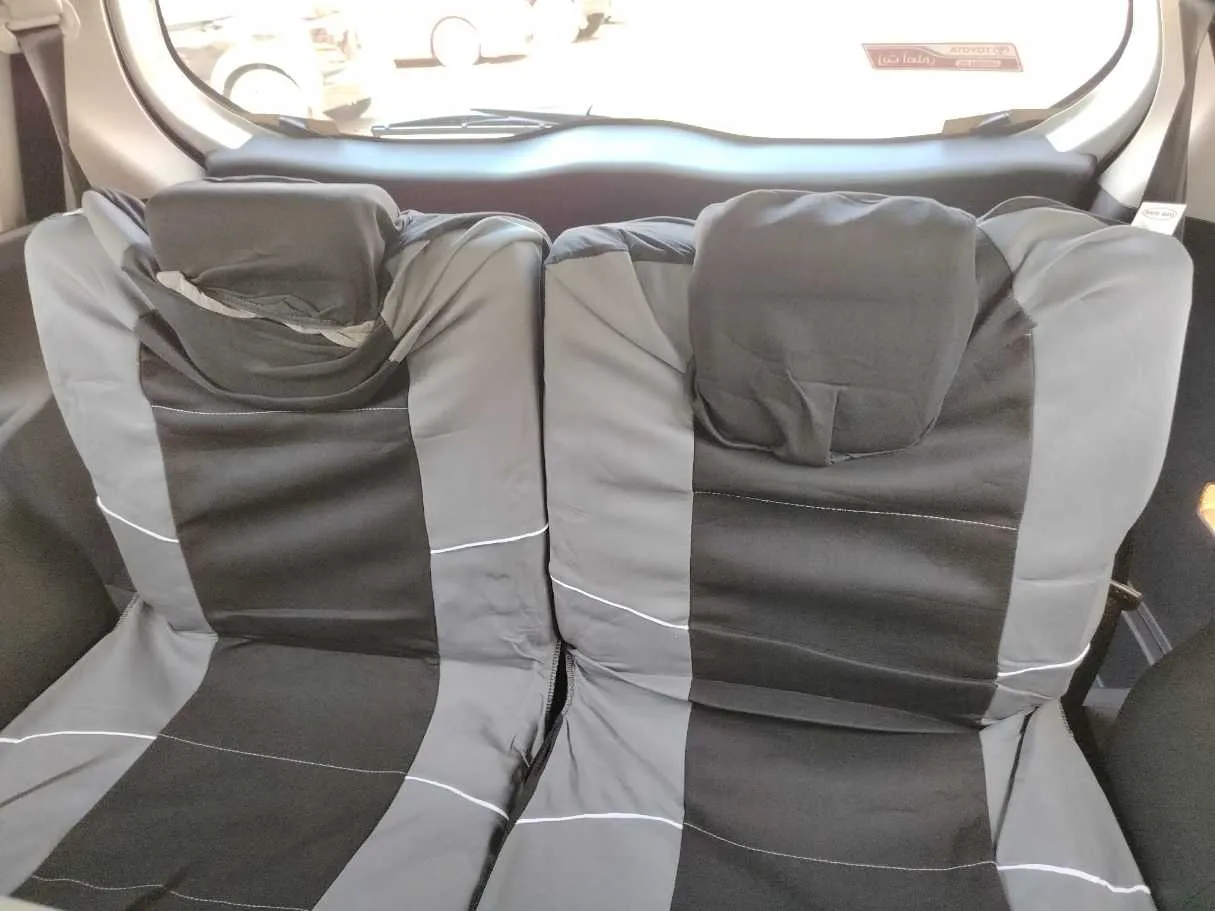 Car image 19