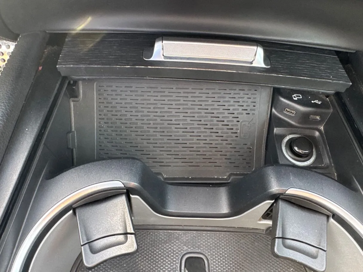 Car image 22