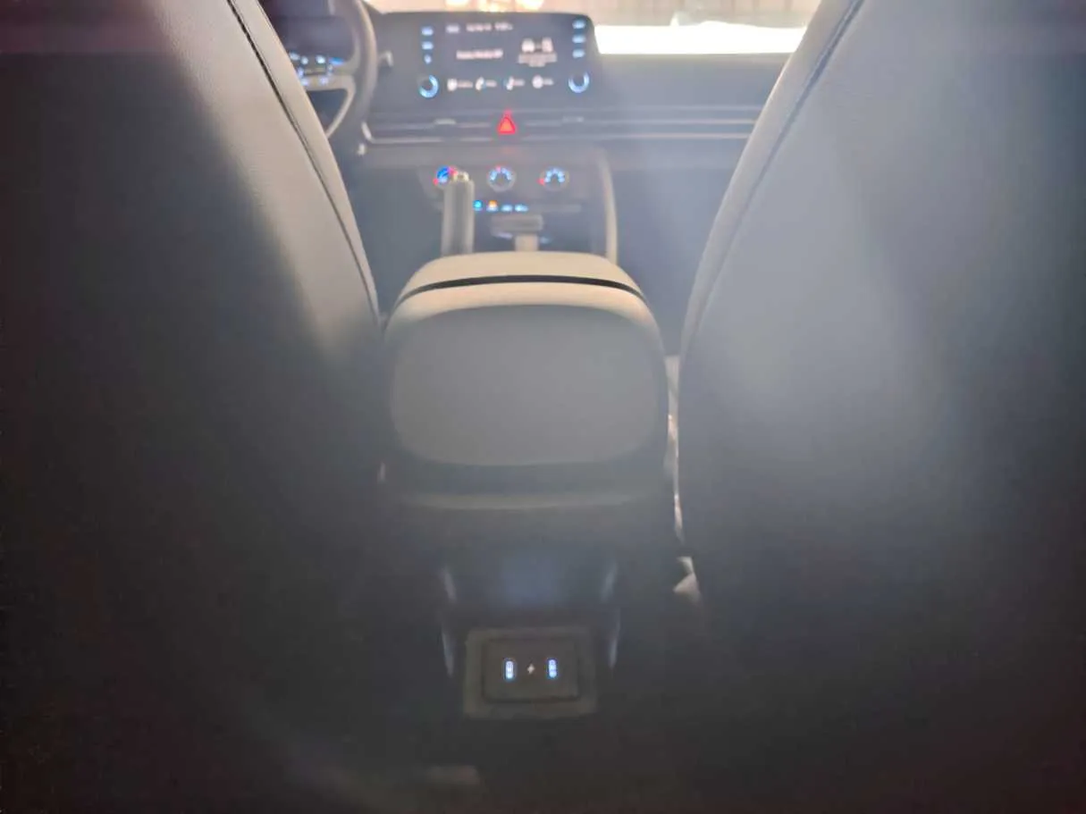 Car image 26