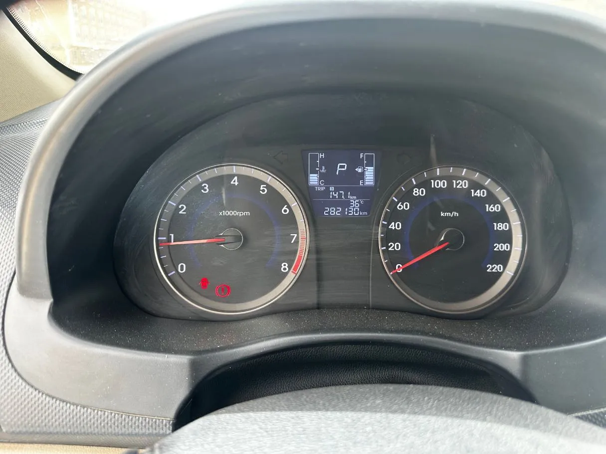 Car image 19