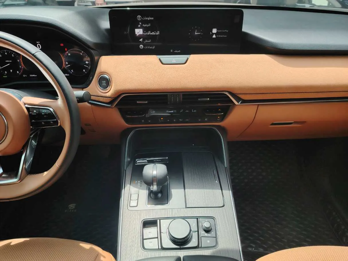 Car image 26