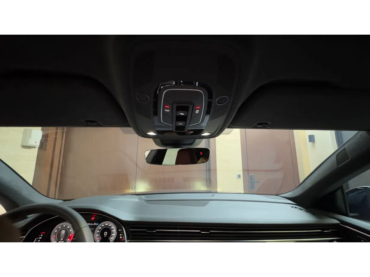 Car image 24