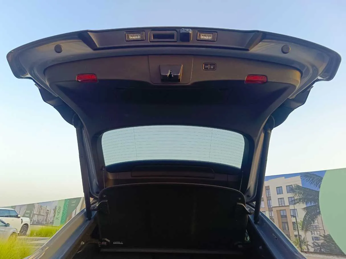 Car image 34