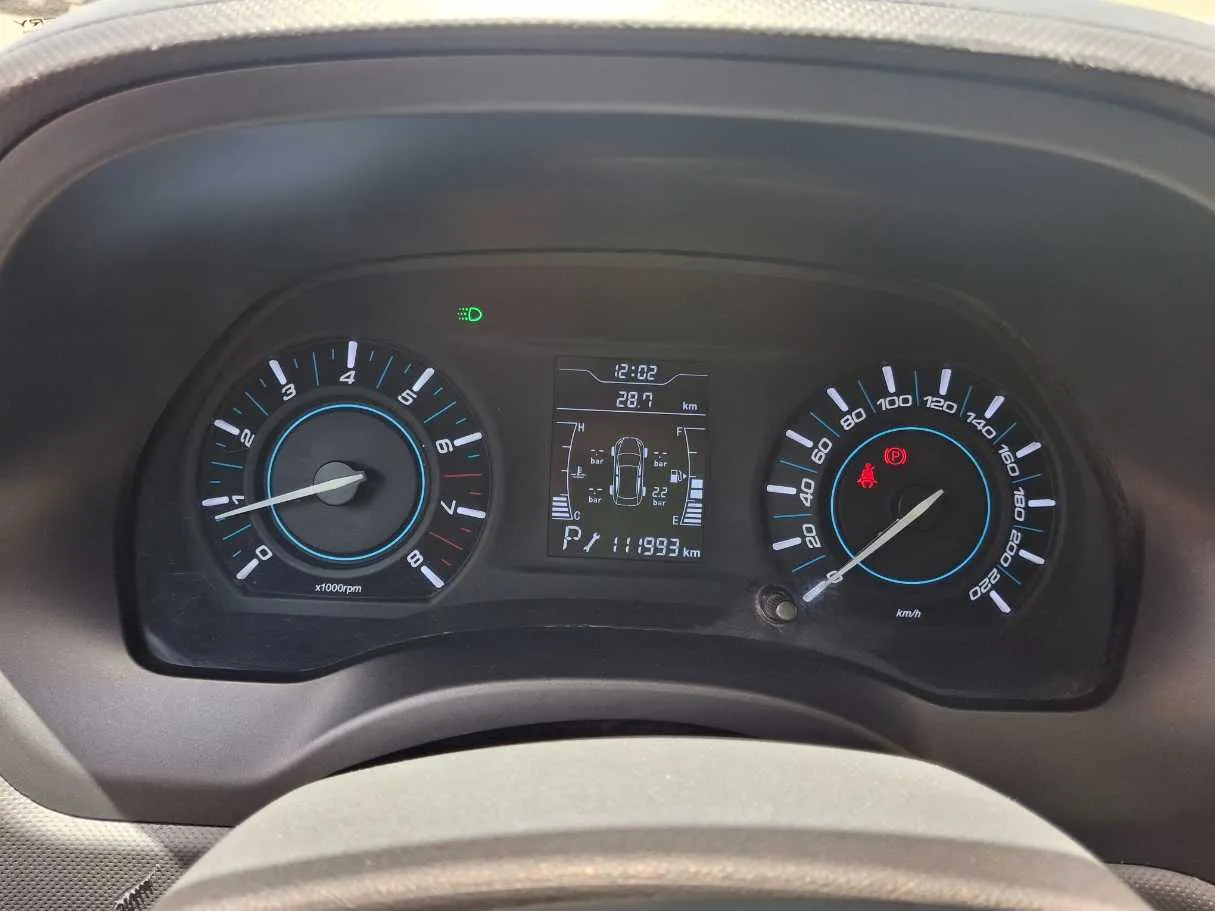 Car image 15