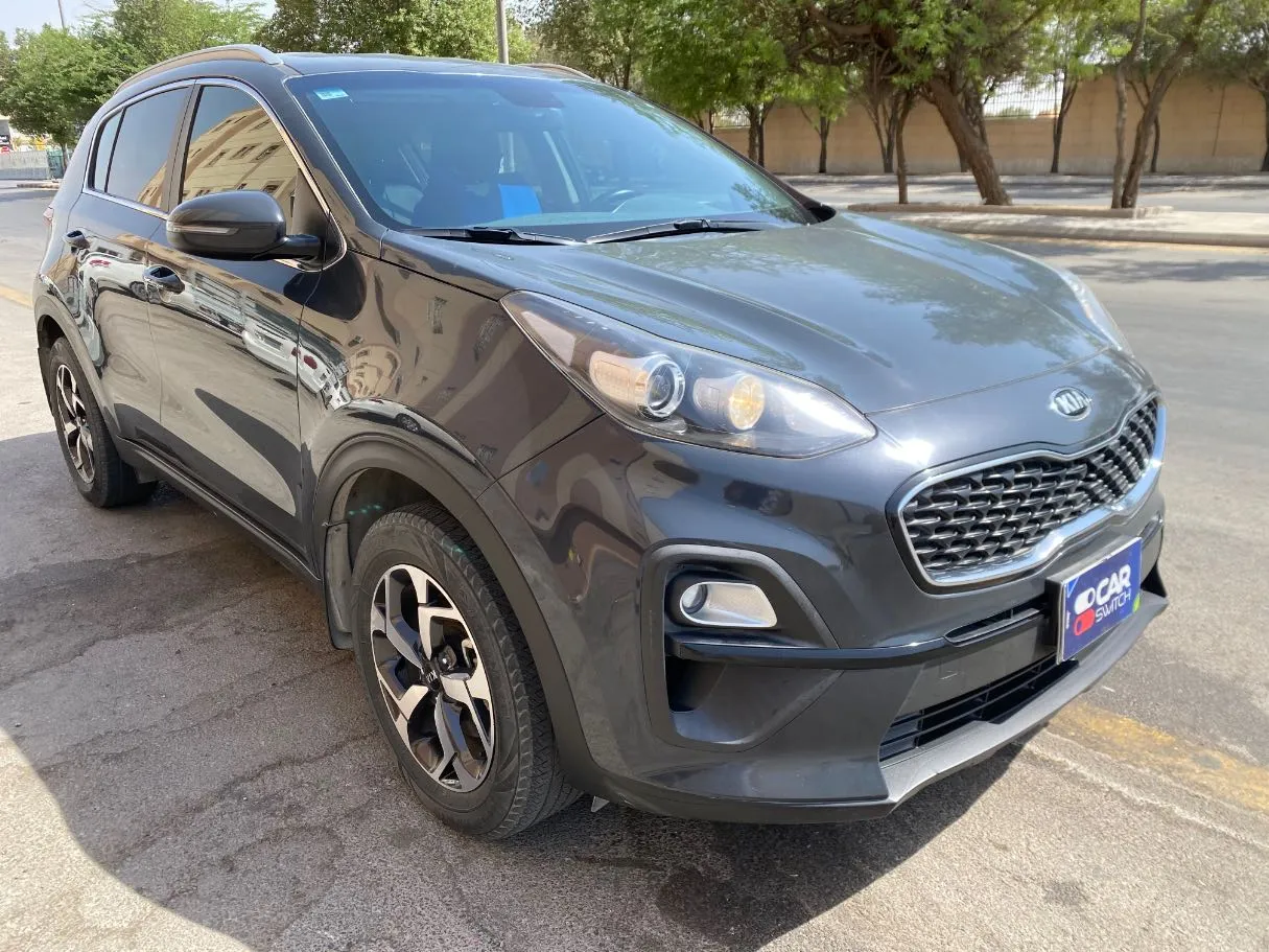 Car image 3