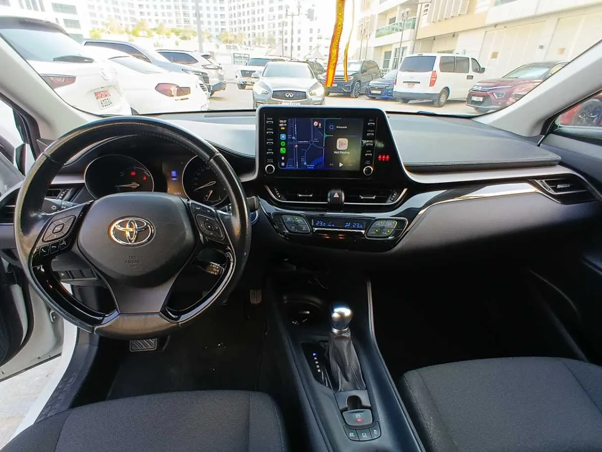 Car image 15