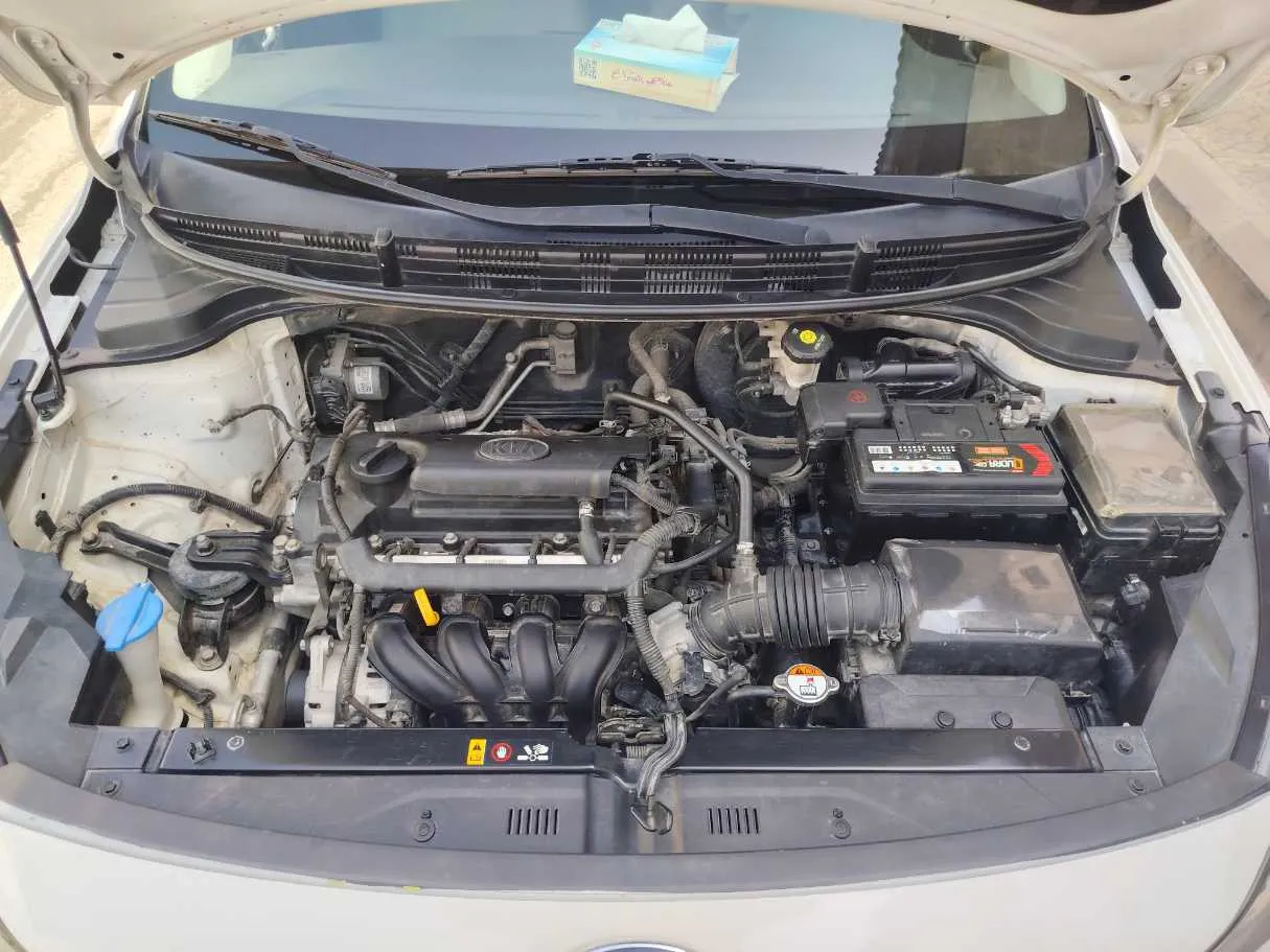 Car image 30
