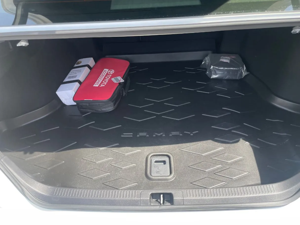 Car image 23