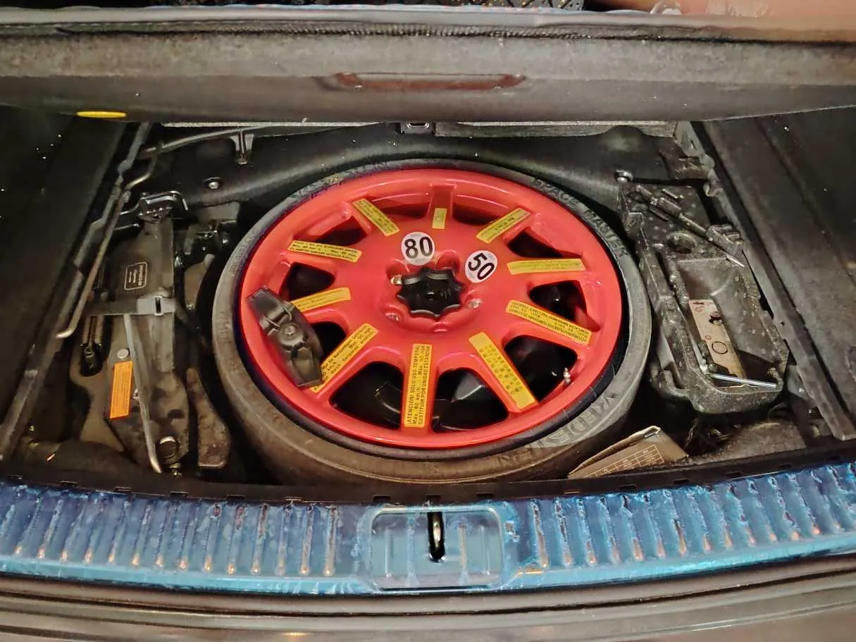 Car image 30