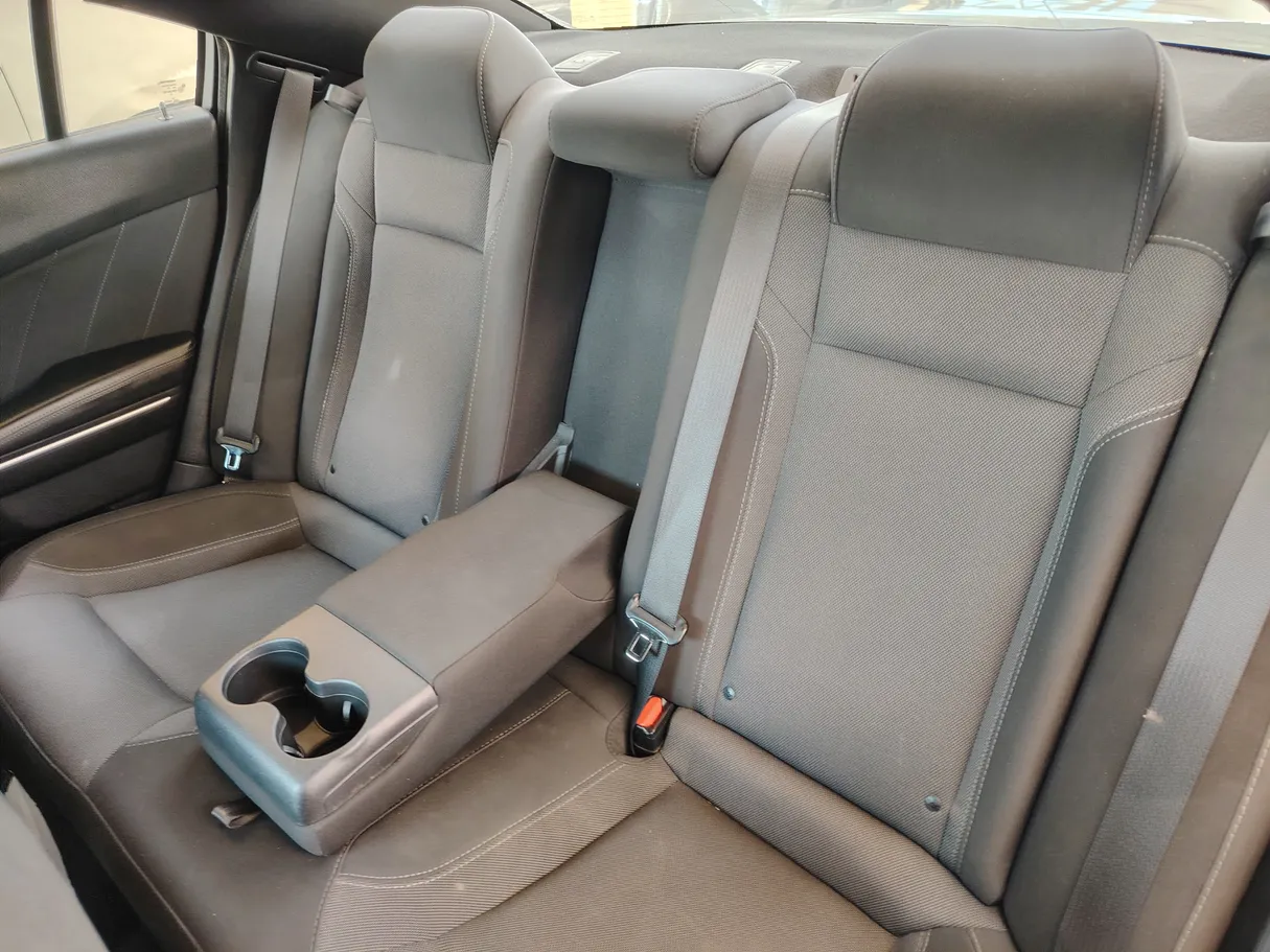 Car image 16