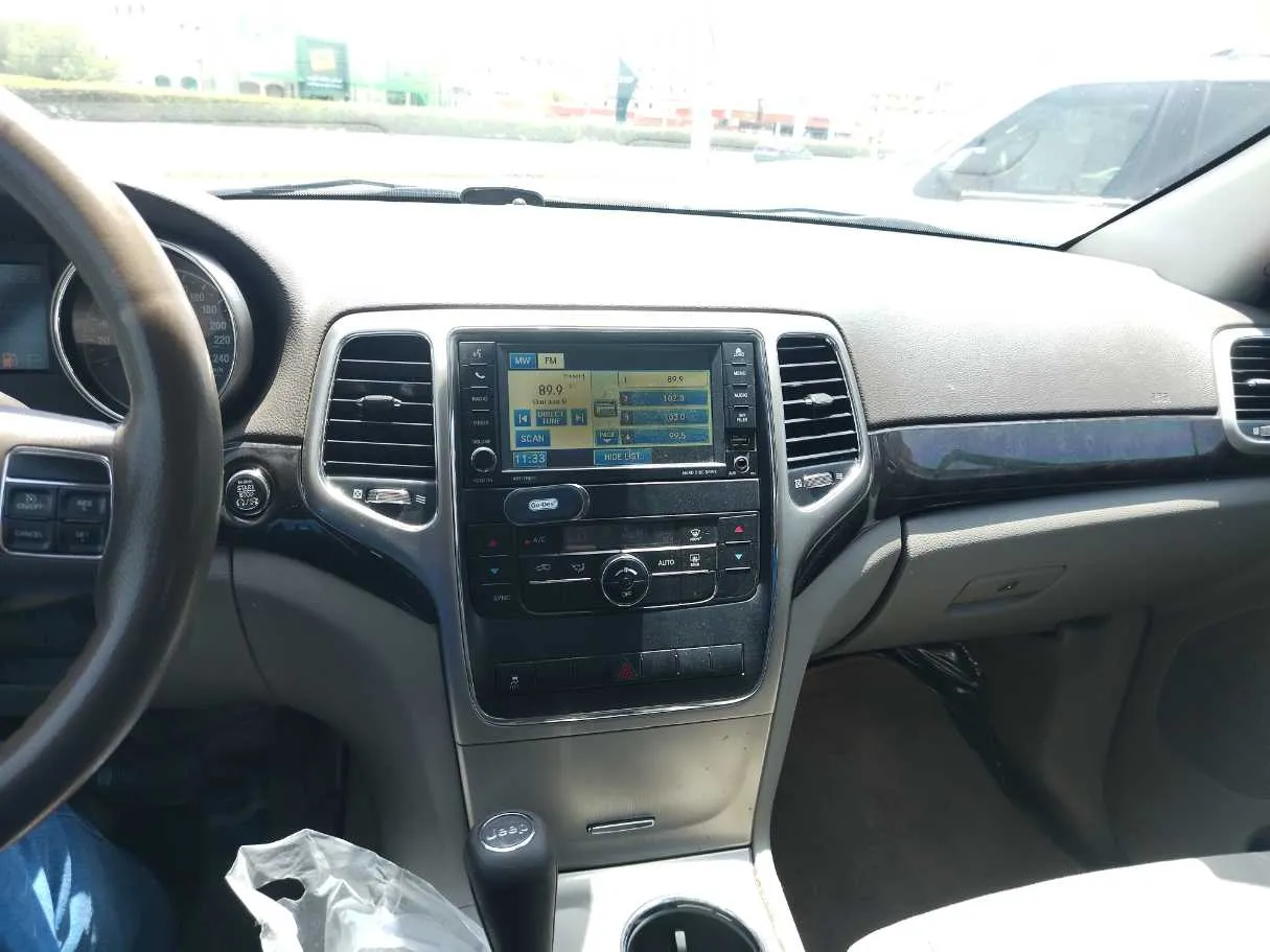 Car image 21