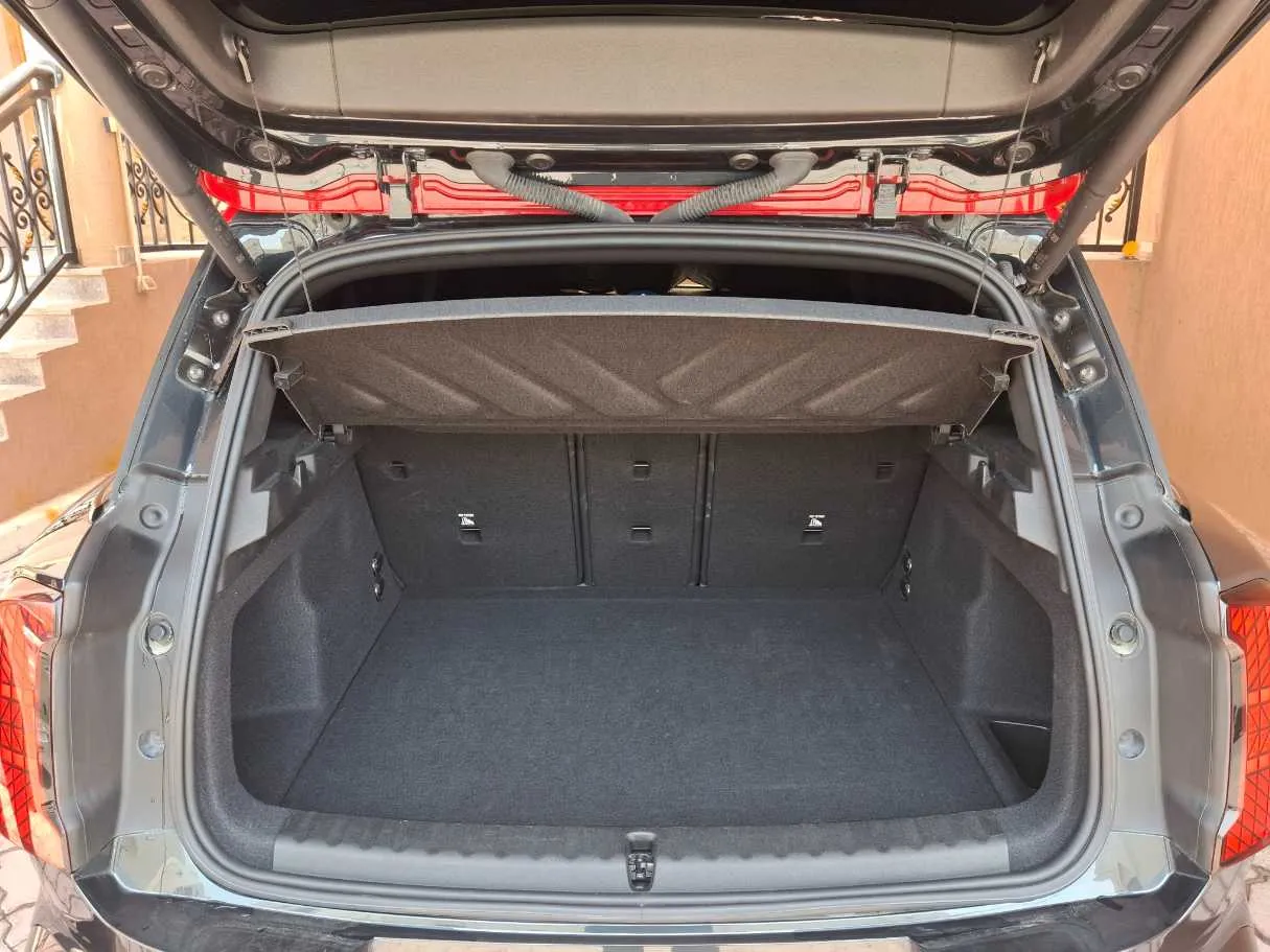 Car image 21
