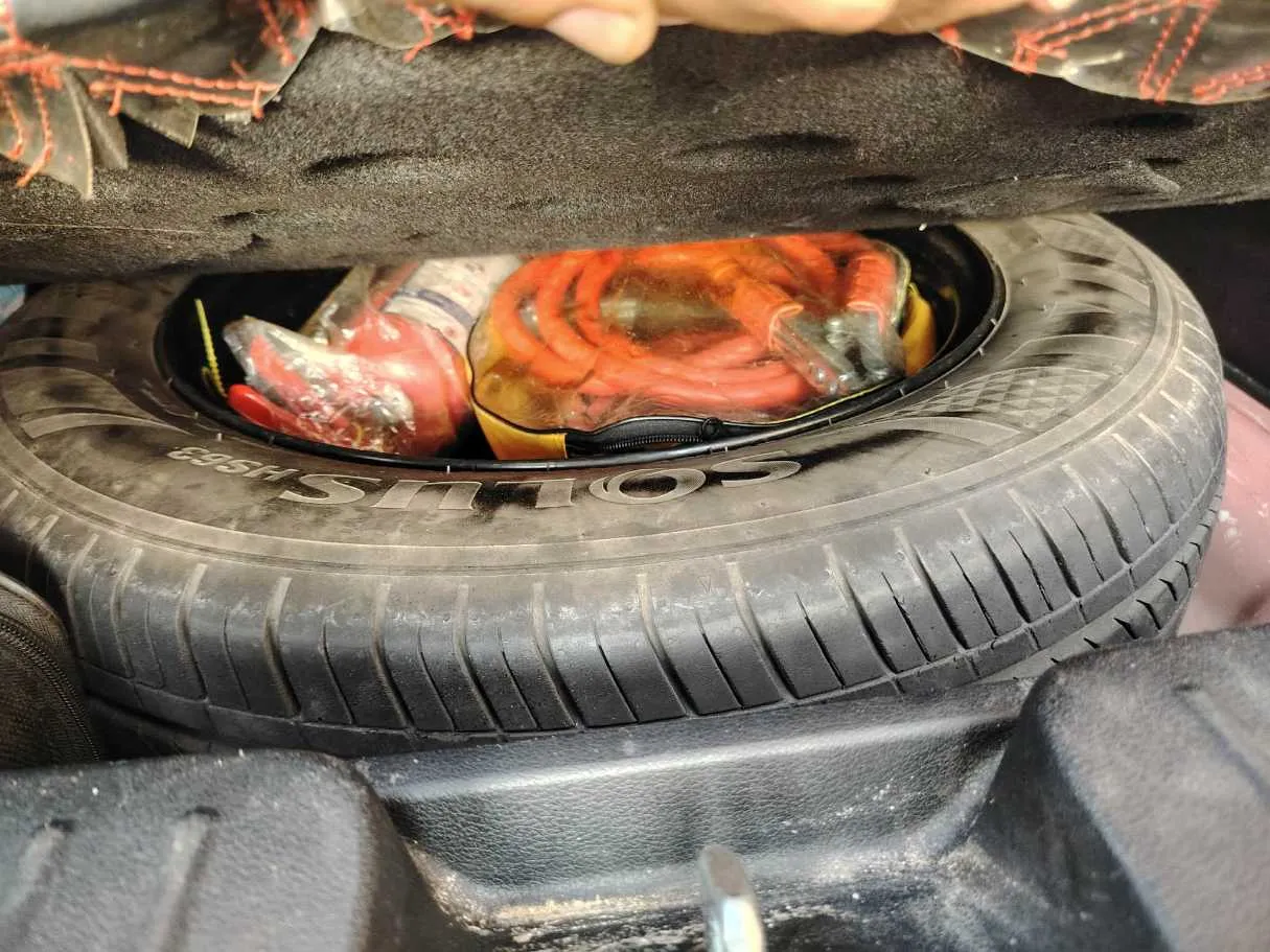 Car image 40