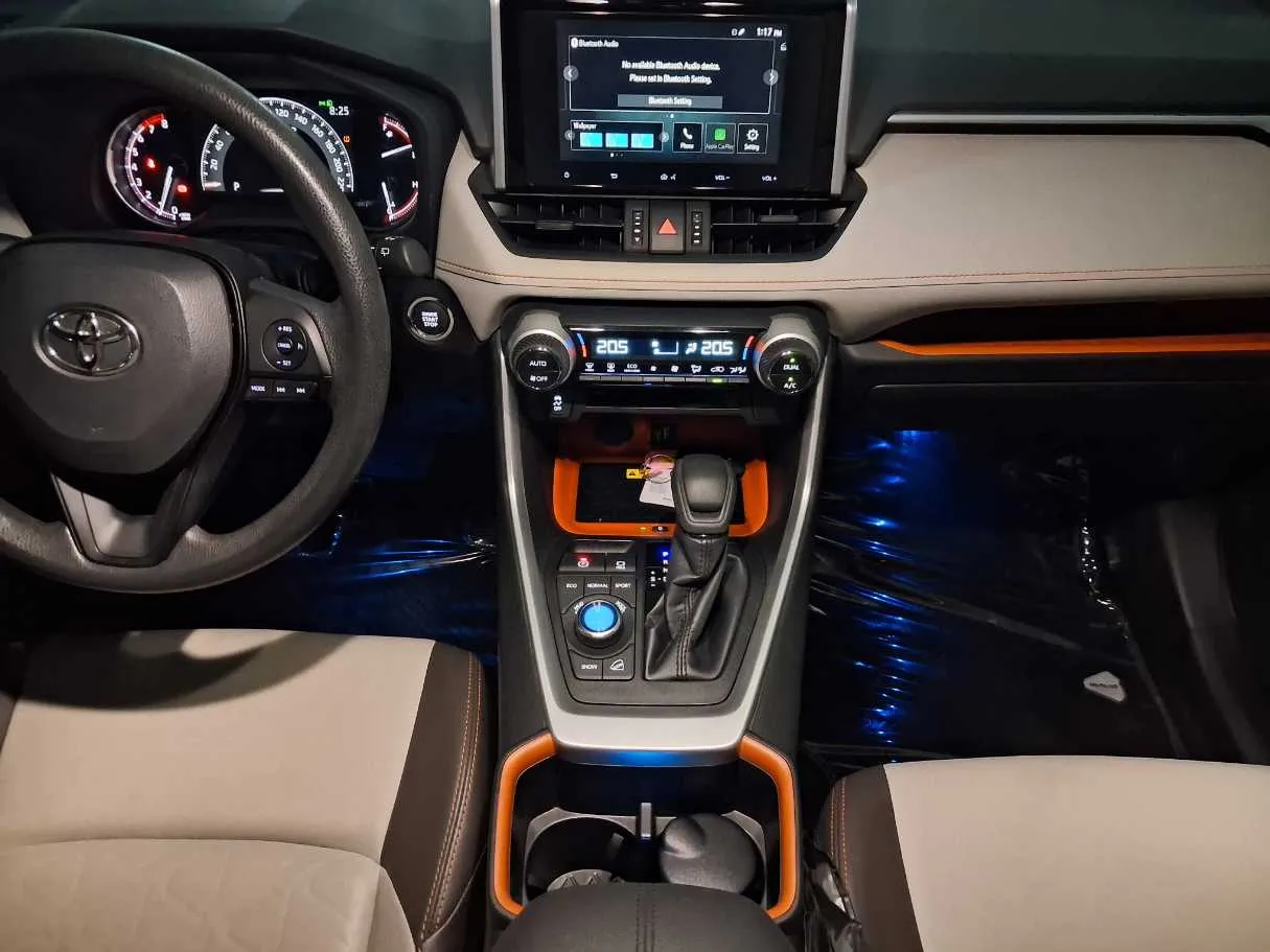Car image 16