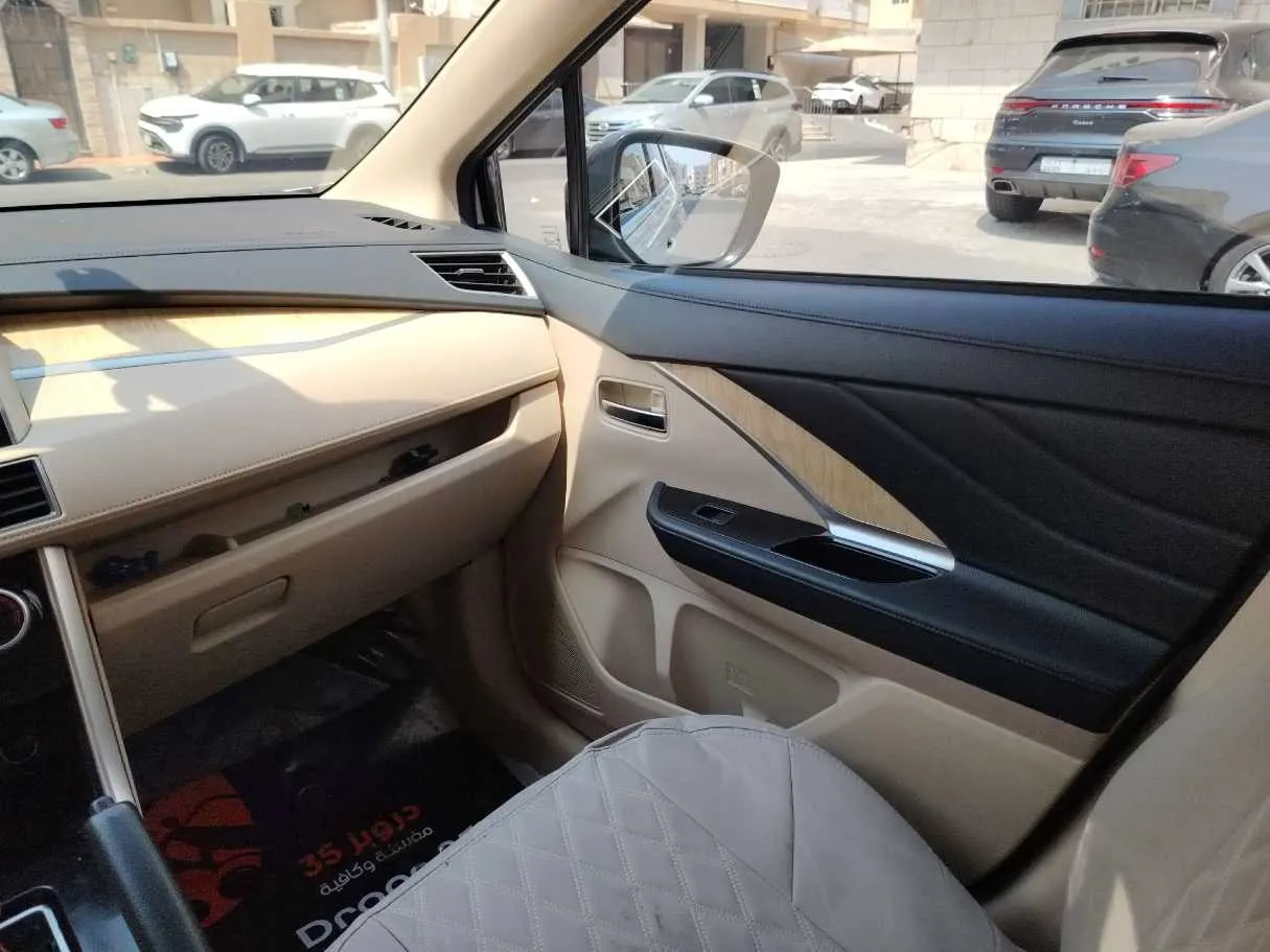 Car image 42