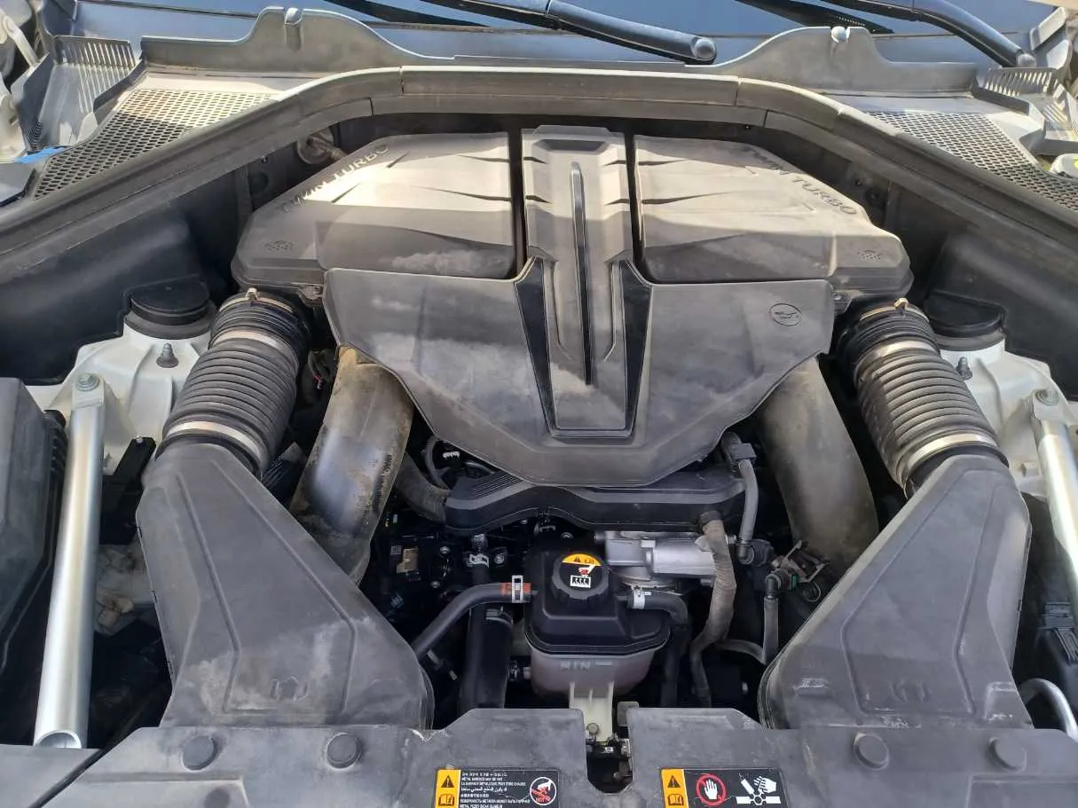 Car image 27