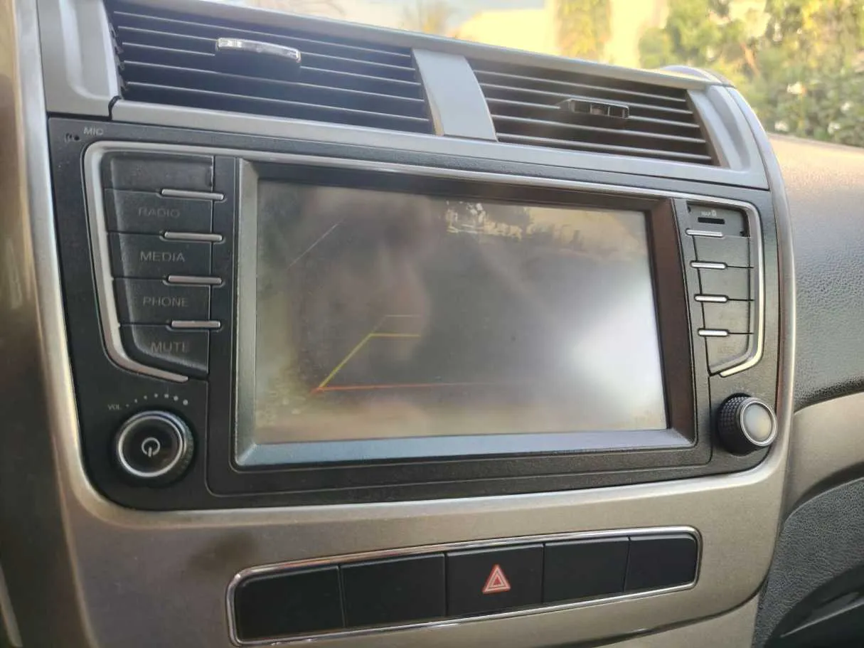 Car image 28