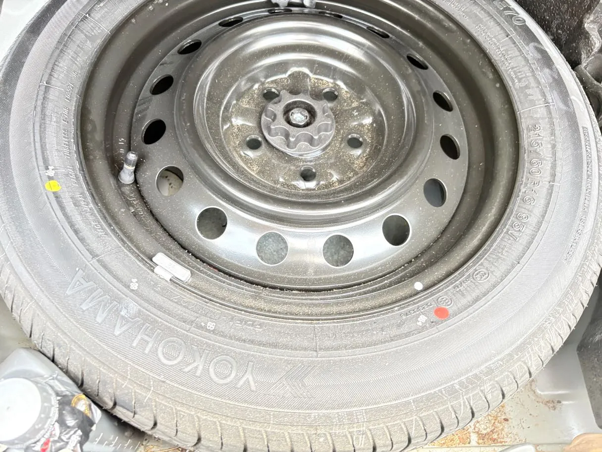 Car image 28