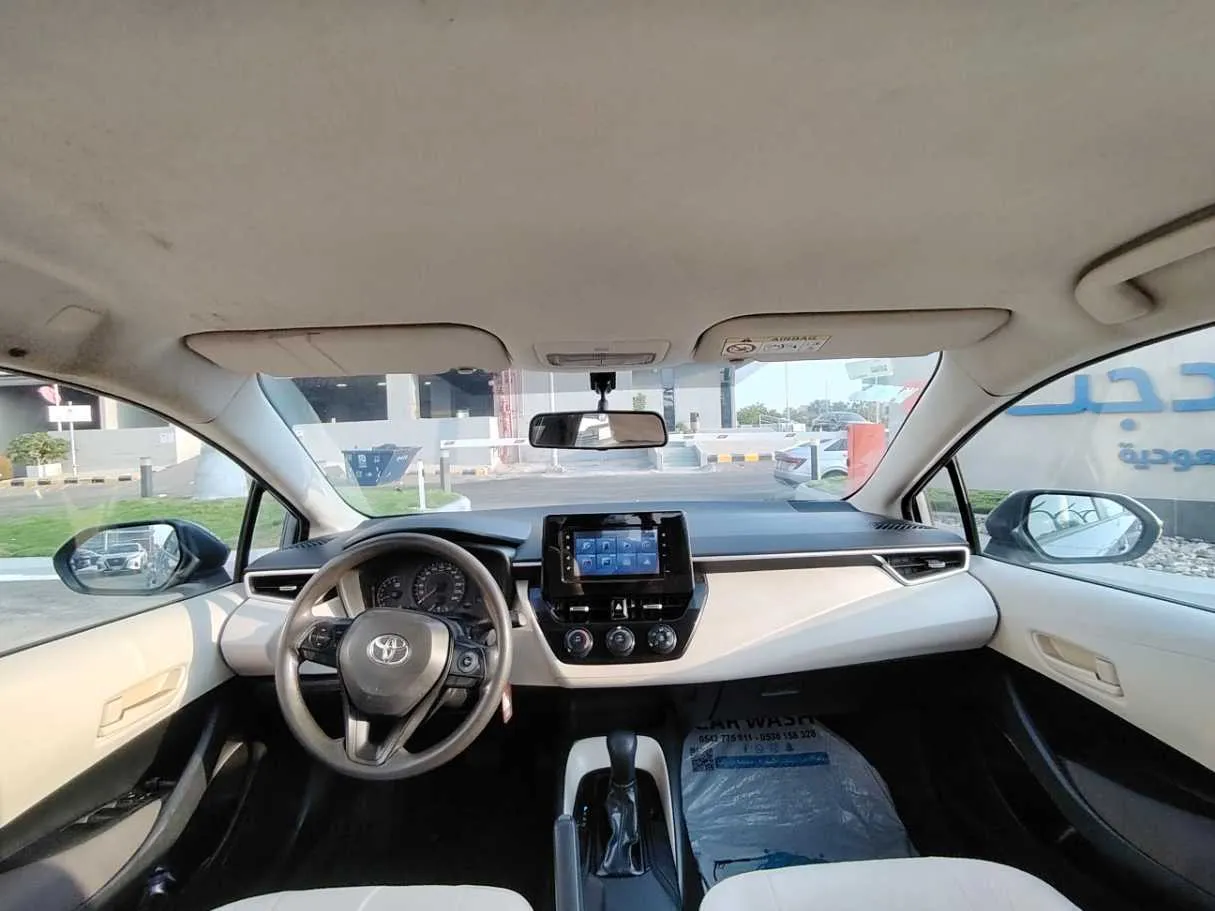 Car image 17