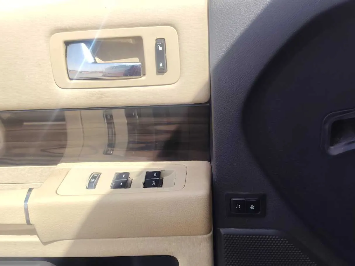 Car image 27
