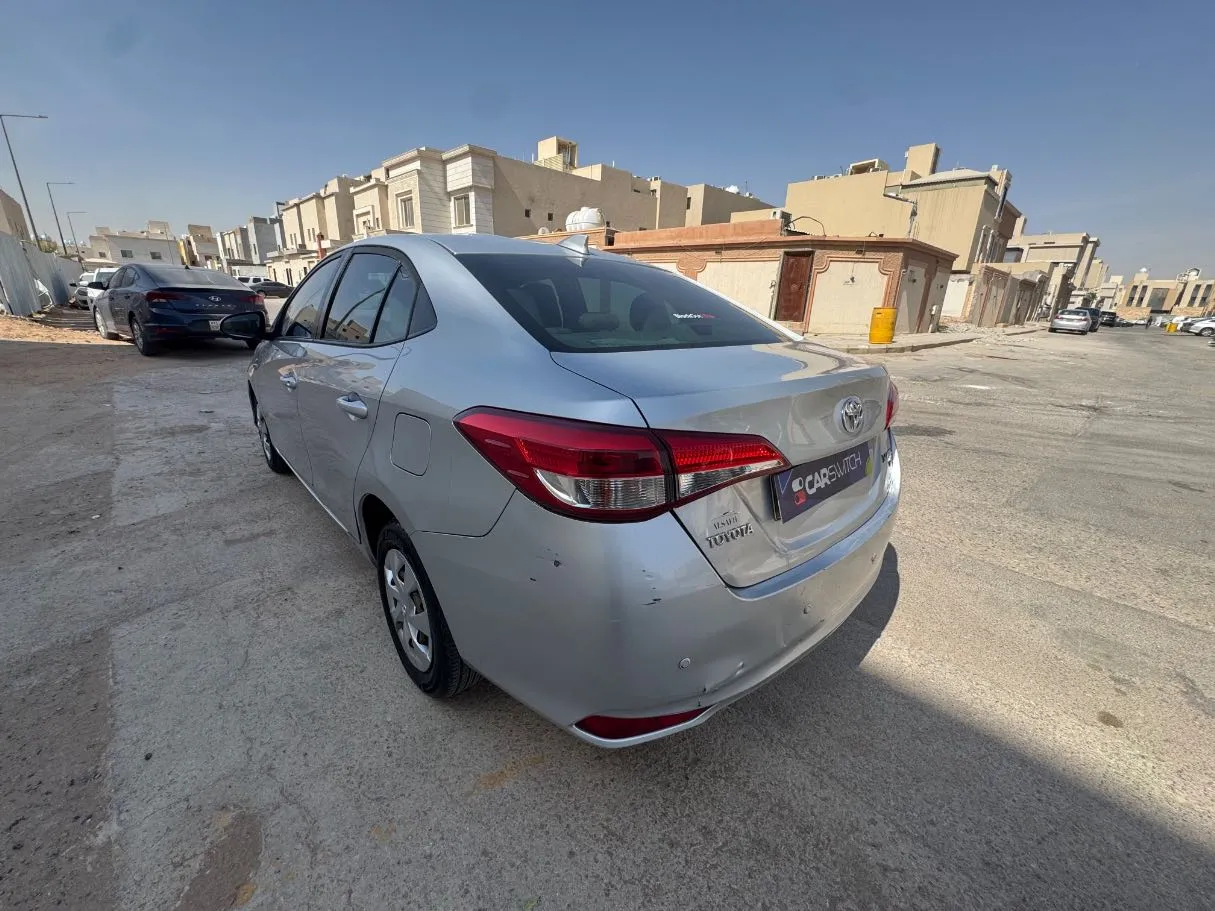 Car image 7