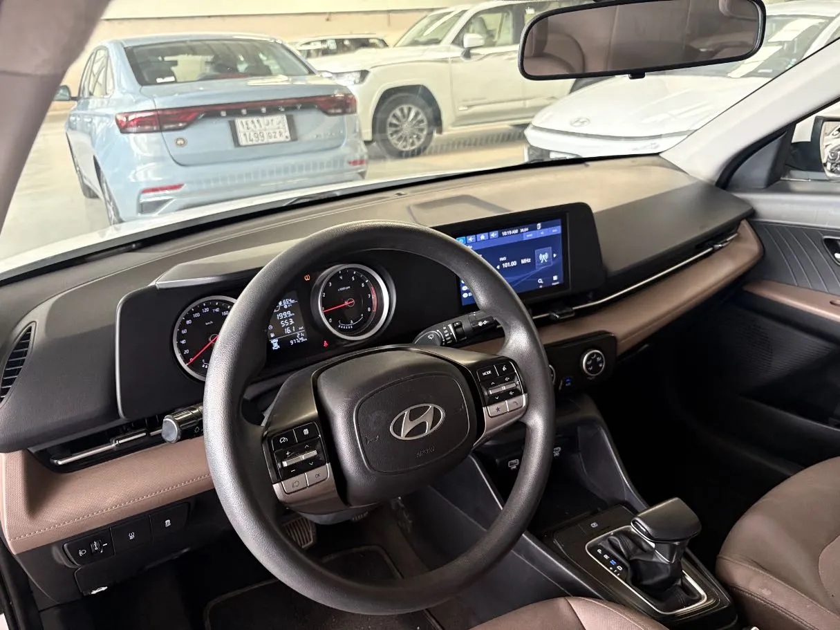 Car image 13