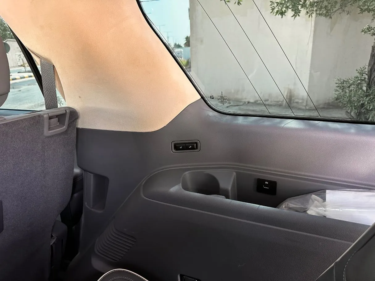 Car image 27