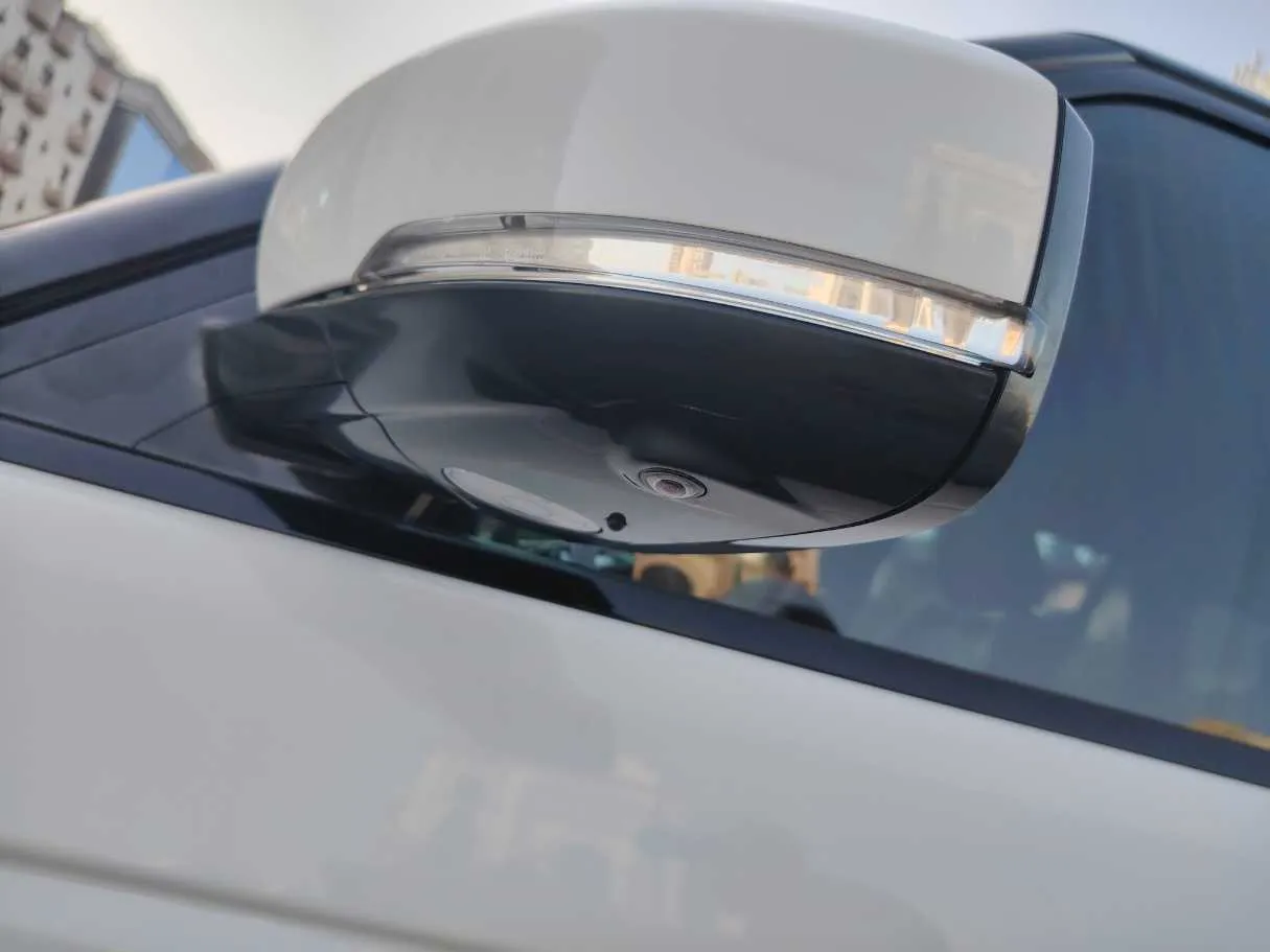 Car image 36