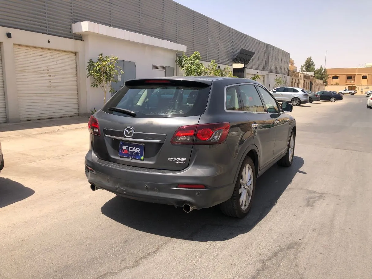 Car image 5
