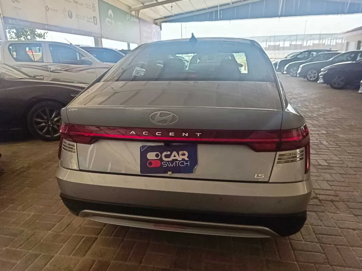 Car image 6