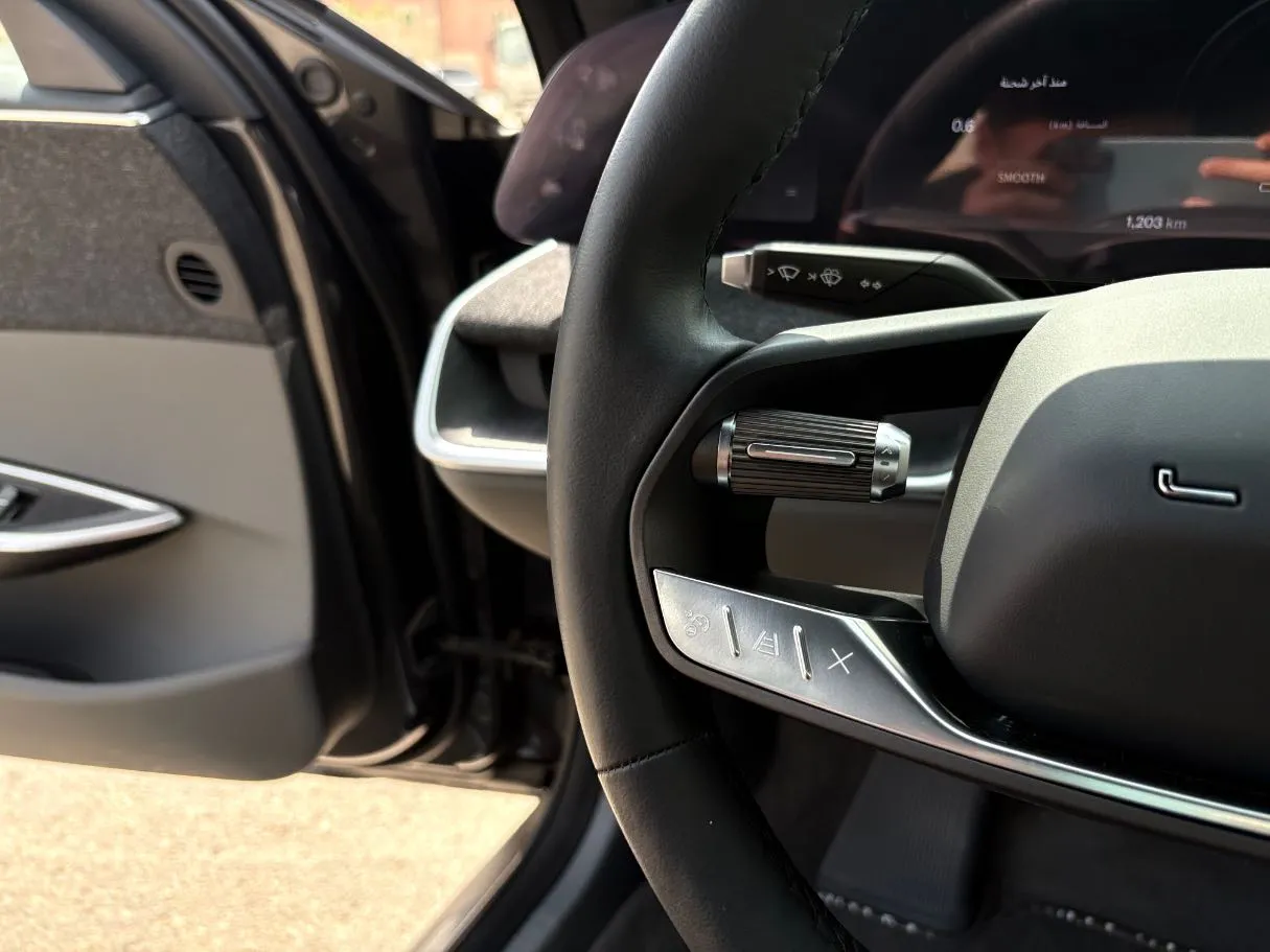 Car image 28
