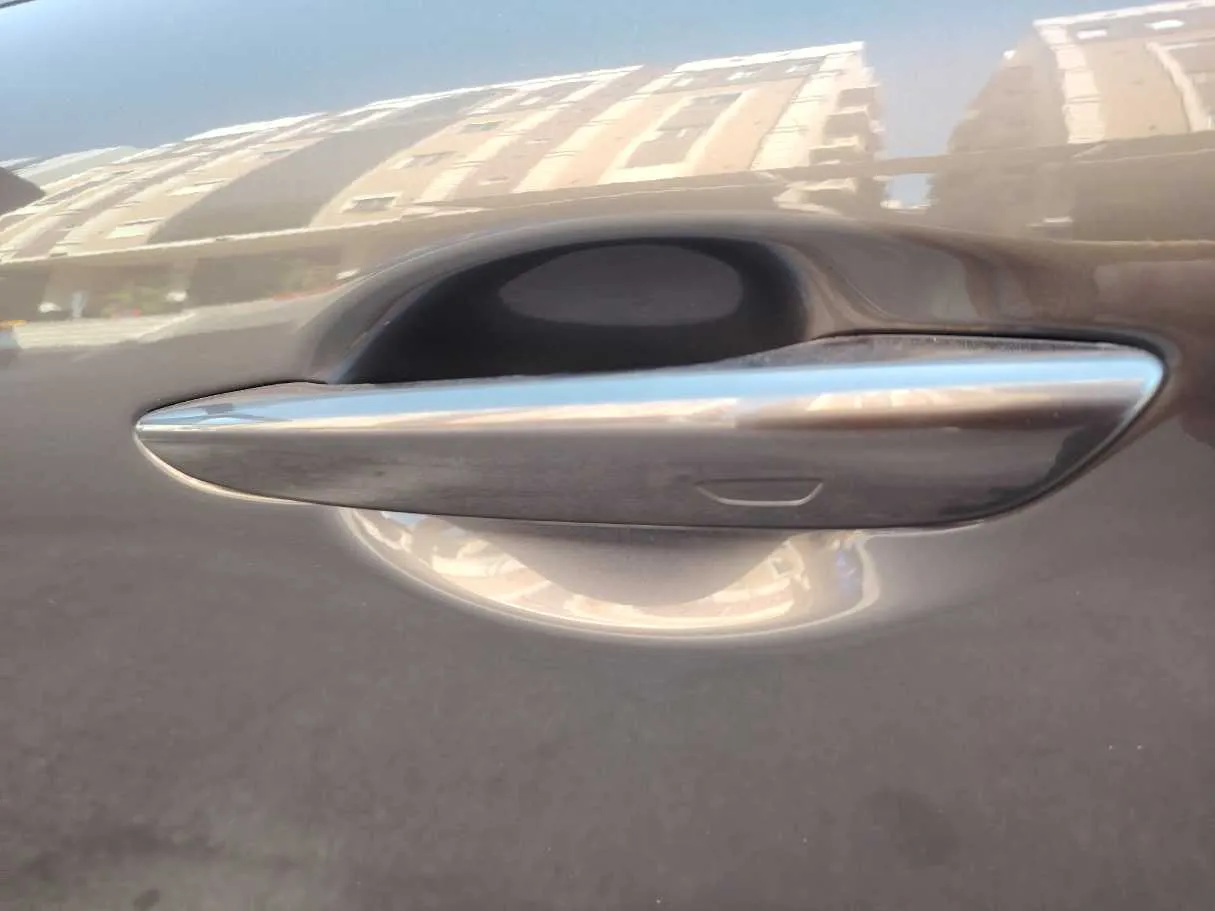 Car image 36