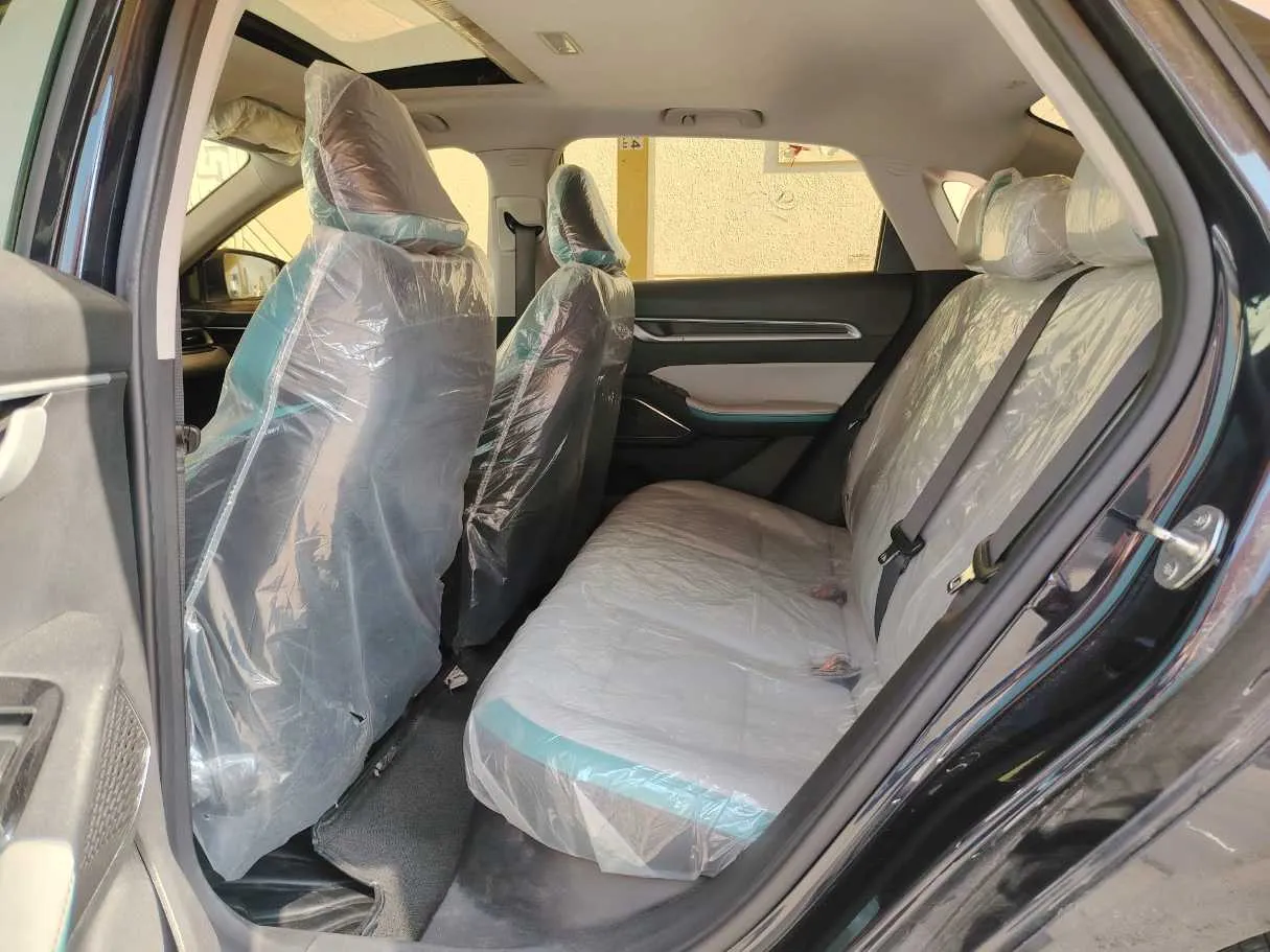 Car image 19