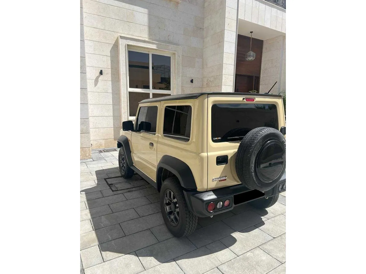 Car image 13