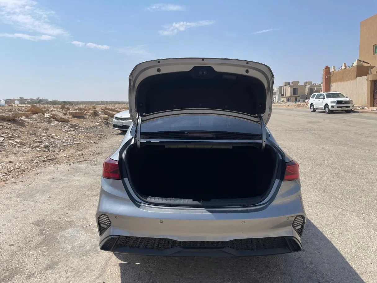 Car image 21