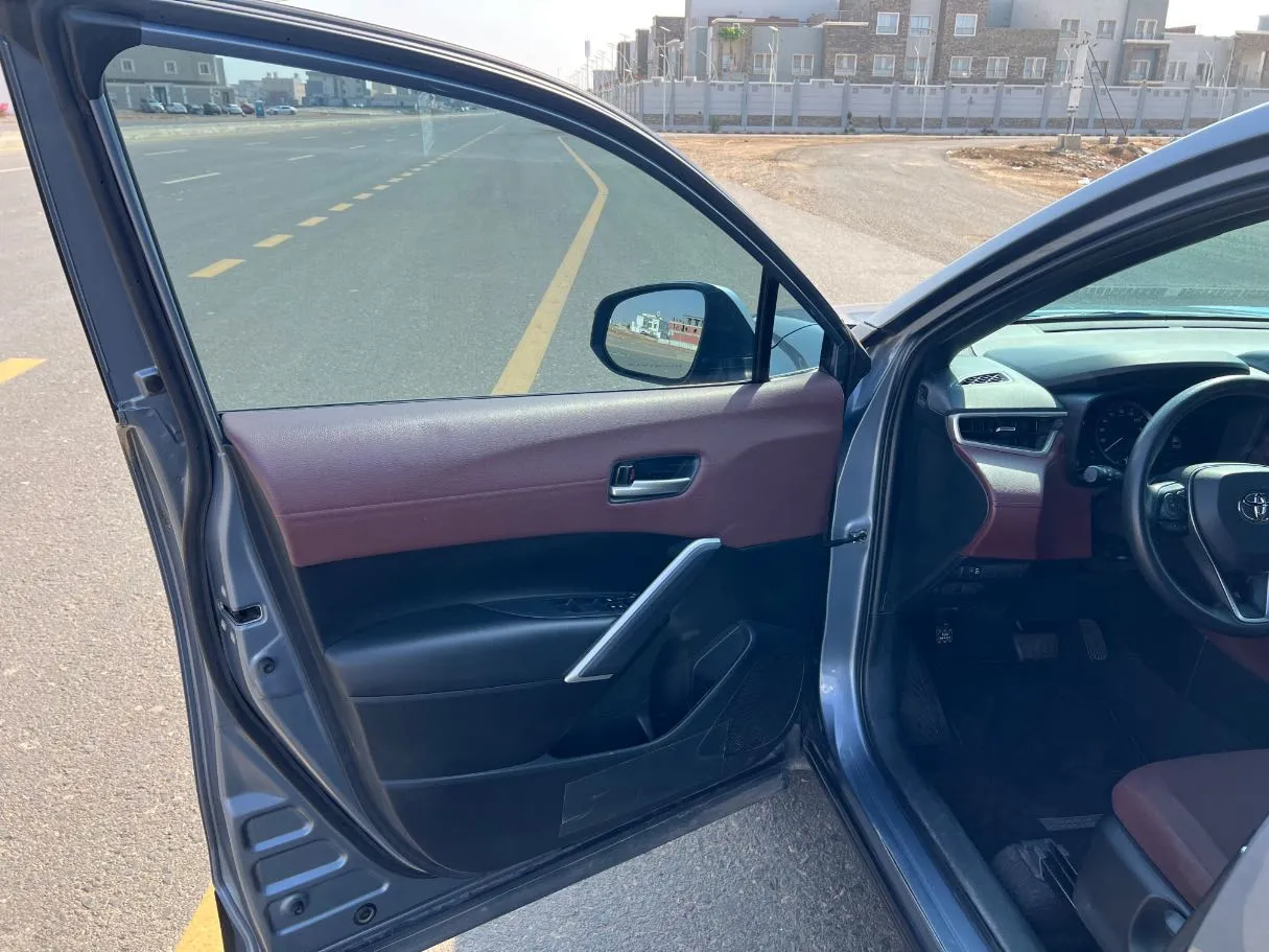 Car image 10