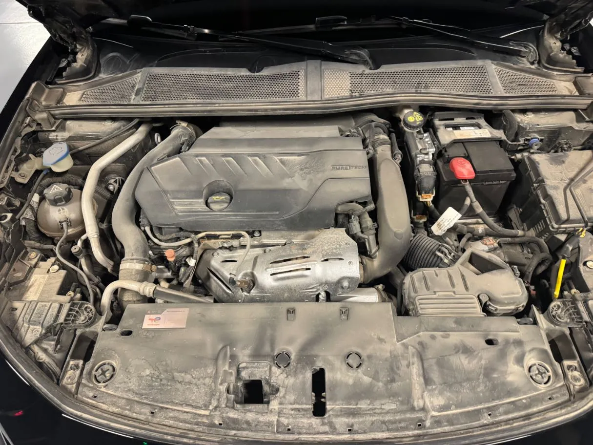 Car image 23