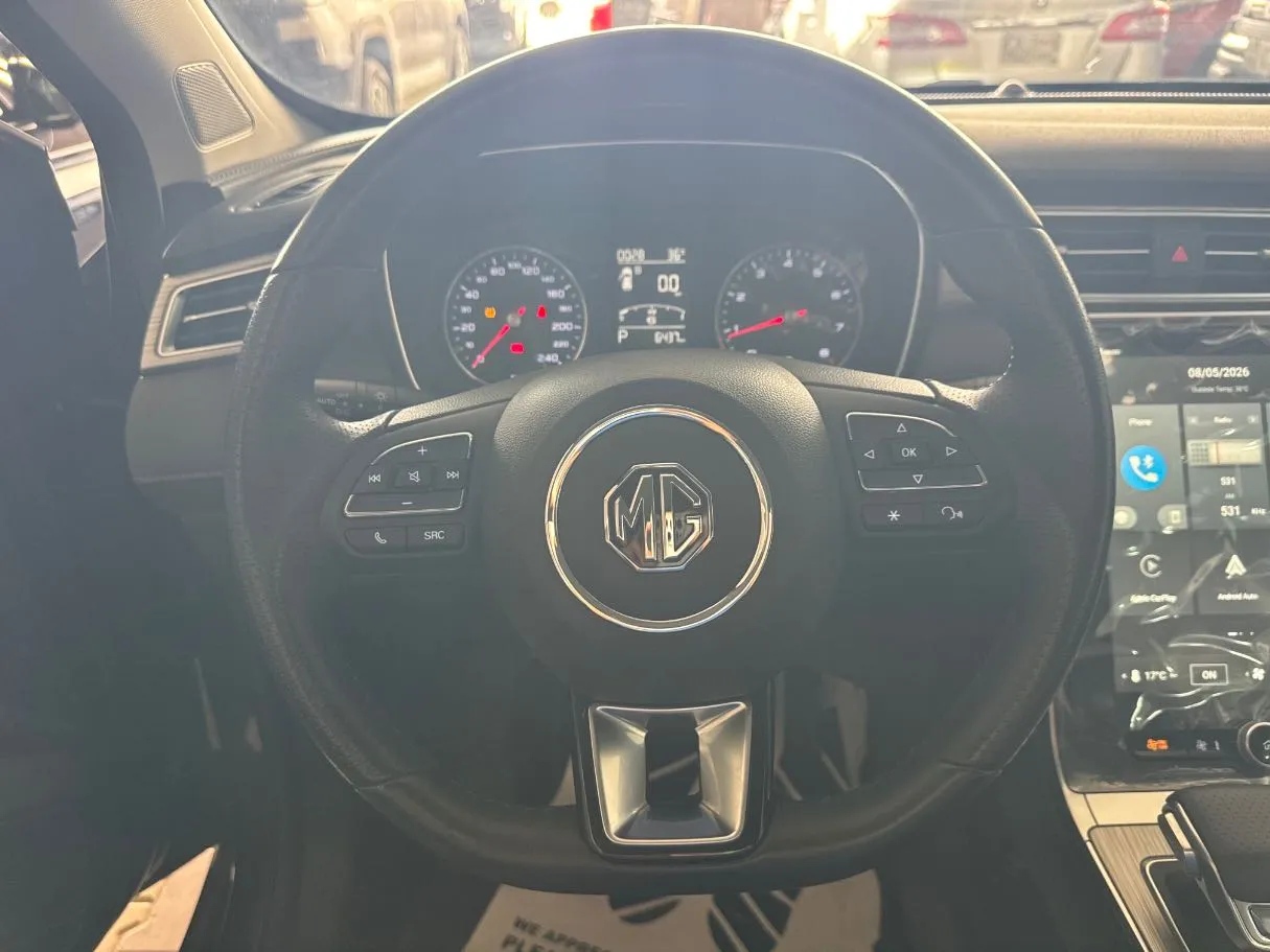 Car image 11