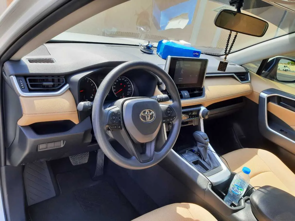 Car image 11